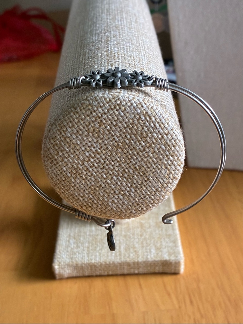 Delicate Floral Silver-Tone Wire Bangle Bracelet